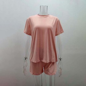 Ensemble 2 pièces de haute qualité pour femmes T-shirt 100% coton avec short Impression de logo personnalisé Ensemble solide pour femmes Service OEM - Product Image 5