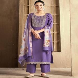 Conjunto de Kurti, Pantalón y Dupatta de Algodón y Rayón Pesado VASTRA COTTAGE para Mujer, Bordado con Lentejuelas, Dupatta Estampada Chanderi, Ropa Étnica - Product Image 5