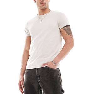 T-shirt pour homme OEM en tissu doux pour la peau, coupe équilibrée et moderne, pour impression personnalisée et commandes en grande quantité - Product Image 6