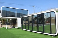Cabine Lounge Apple de 20 pieds avec comptoir à boissons compact, sièges pour invités, portes entièrement vitrées et panneaux durables pour les zones de marina