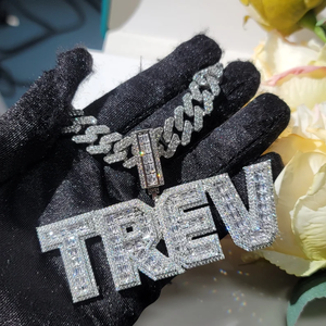 Colgante personalizado con nombre en plata con diamantes de moissanita y cadena cubana, joyería de lujo estilo hip hop para hombres y mujeres, ideal para fiestas. - Product Image 2