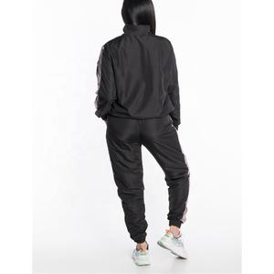 ชุดวอร์มกันลมสำหรับผู้หญิงชุดวอร์มเสื้อกันลมแบบสั่งตัด - Product Image 4