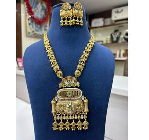 ชุดสร้อยคอพร้อมต่างหู ดีไซน์หรูหรา ประดับด้วยหินชุบทองคุณภาพสูง ดูดีแบบดั้งเดิม เหมาะสำหรับงานแต่งงาน สำหรับผู้หญิง - Product Image 1