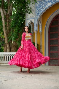 NUEVO vestido étnico moderno para ropa de fiesta Bandhani estampado trabajo con tela de retazos Kutchi Bandhani Kutchi vestido étnico - Product Image 3