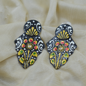 Última moda pintura a mano diseño occidental oro mattefinishing meenakari partywear latón aro pendiente para niñas y mujeres - Product Image 1