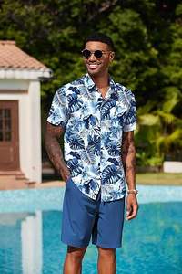 ชุดฮาวายสำหรับผู้ชาย เสื้อทรงหลวมพิมพ์ลายดอกไม้และตัวอักษร ดีไซน์แฟชั่น ระบายอากาศได้ดี เสื้อแขนสั้นสำหรับฤดูร้อน - Product Image 3