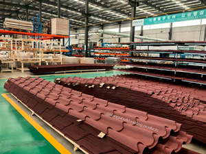 Panneaux de <span class=keywords><strong>toiture</strong></span> <span class=keywords><strong>en</strong></span> métal revêtus de pierre, résistants aux intempéries, haute résistance, installation facile, grande couverture, couleur noire - Product Image 2