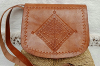 Klassische Marokkanische Vintage Bohemian Rock Mode Echtleder Damen Schultertasche Handgefertigt mit 10 Individuellen Dunkelbraunen Verschlüssen