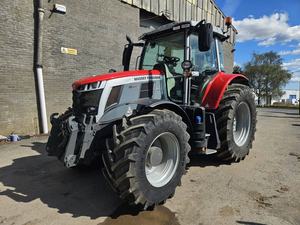 Tractor Agrícola Massey Ferguson de 90HP con Tracción en las 4 Ruedas, Transmisión por Engranajes, Motor, Caja de Cambios, Rodamientos y Componentes Principales con Garantía de 3 Años - Product Image 5