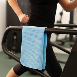 Toallas de gimnasio con capucha de algodón 100% al por mayor de fábrica Logotipo personalizado Función magnética Patrón deportivo de color sólido - Product Image 5