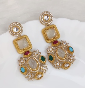 Pendientes Inspirados en Sabyasachi, Pendientes de Lujo de Primera Calidad, Perfectos para Fiestas, Complementan Tanto la Ropa Étnica como la Occidental - Product Image 6