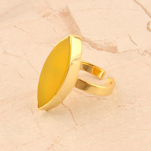 Anillo de apilamiento de marquesa, cabujón liso, calcedonia amarilla, anillo ajustable, latón, chapado en oro de 18 quilates, anillo unisex llamativo abierto - Product Image 2