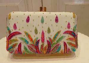 LISTADO BORDADO BOLSOS ÚNICOS MEJOR Estilo bohemio Bordado Trabajo Mano Embrague Monederos Bolsos Diseño elegante Forro al por mayor - Product Image 5