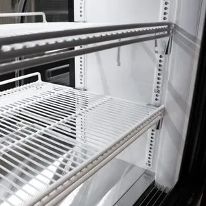 Vitrine réfrigérée pour boulangerie Turbo Air TCGB-36DR-W(B) 36,5 pouces, à double porte, économe en énergie, éclairage LED, étagères réglables, verre incurvé - Product Image 3