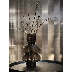 Vase en verre fumé moderne en gros, élégant centre de table décoratif pour le salon - Product Image 1