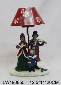 Figurines d'accessoires de village, figurines de carolers de Noël avec bougie LED sans flamme pour la décoration d'intérieur d'hiver sur table - Product Image 5