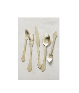 Couverts de luxe en métal doré avec une touche moderne pour les hôtels, les restaurants haut de gamme et les événements spéciaux - Product Image 5