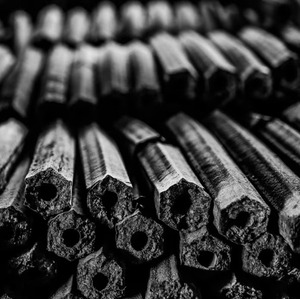 Charbon de bois noir de coquille de noix de coco pour briquette de Barbecue de narguilé de shisha fabriqué à partir de charbon de bois dur de bambou - Product Image 1