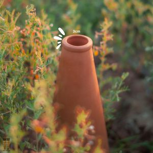 Bouteille d'eau conique en terre cuite naturelle, écologique et rafraîchissante, faite à la main, avec couvercle, 1000 ml, pour une hydratation pure - Product Image 3