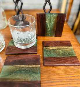 Ensemble de dessous-de-verre en bois et résine classique, durable, fait à la main, écologique, bois naturel, résine époxy, tasse à thé, café, table à manger - Product Image 1