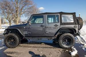 Jeep Wrangler Unlimited Sport 4x4 2017 Usado, Motor V6 Supercargado, Diferencial Trasero con Bloqueo Eaton, Múltiples Modificaciones - Product Image 2