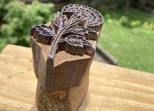 Impression sur bois à l'encre florale de rose |   Tissu indien en bloc, papier, estampage à la main sur la paume - Product Image 3