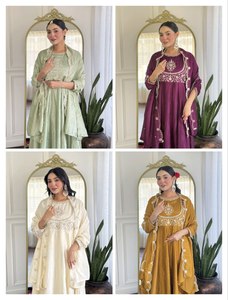 Elegante traje blanco bordado floral con dupatta magenta y elegante diseño étnico para ocasiones festivas y ropa cultural - Product Image 3