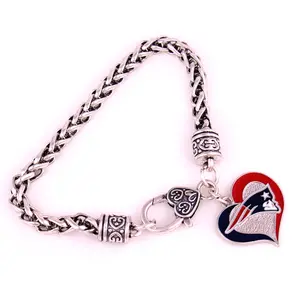 Großhandel Alloy Football Team Armreif Baseball Team Herzförmige Charms Armbänder für Männer und Frauen