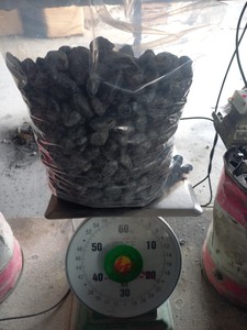 Pierres de gravier de galet d'oeuf noir poli du fournisseur de société de paysage du Vietnam - Product Image 3