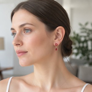 Elegante ciondolo vintage geometrico con pietra verde per donna, design intarsiato in tonalità oro, gioielli alla moda - Product Image 3