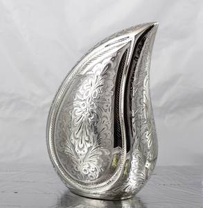 Urna de lágrima de latón de estilo americano con tapa de tornillo, urna de cremación decorativa de plata para restos de entierro, suministros funerarios - Product Image 2