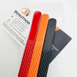 Pinzas de pestañas profesionales curvadas en J OEM, Punta puntiaguda de acero inoxidable sostenible con revestimiento de Color personalizado, agarre fuerte Beautivia - Product Image 6