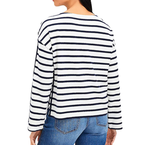 Camiseta Lively Everyday para mujer, diseñada para una comodidad relajada con un aspecto refinado y un atractivo inspirado en la moda de hoy en día. - Product Image 2