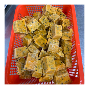 Fruta de la Pasión congelada IQF con semillas disponibles como cubos en cubitos o líquido envasado al vacío para fábricas de batidos de postres de panadería - Product Image 6