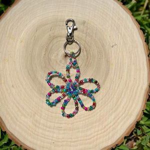 Llavero flor con cuentas grande - Product Image 1