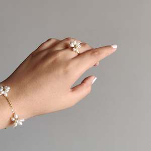Bague en perles Flurette - Bijoux élégants en perles pour femmes - Product Image 4