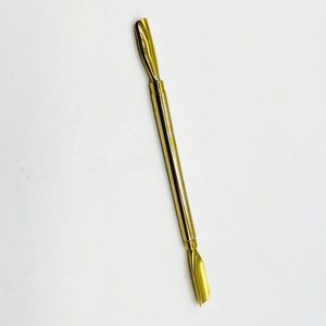 Pousse-cuticules double face en acier inoxydable de qualité chirurgicale, doré, de haute qualité, pour une coupe précise des cuticules - Product Image 4