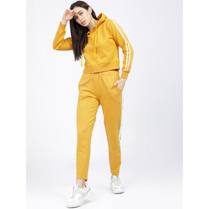 Venta caliente nuevo elegante chándal amarillo mujeres bordado suelto Jumper sudaderas logotipo personalizado esencial gimnasio sudaderas con capucha y pantalones - Product Image 1