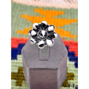 Bague ajustable en argent sterling plaqué or rose, sertie d'un diamant ovale taillé à la main, style sud-ouest, en argent de buffle blanc, tendance, sous licence - Product Image 1