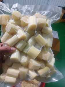 VENTE CHAUDE Canne à sucre congelée prête pour les jus et les menus de boissons mixées, offrant une préparation pratique et une saveur stable, Vietnam - Product Image 5