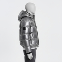 Blouson matelassé personnalisé style urbain avec broderie argentée brillante, col montant, à capuche, isolé, rembourré, fermeture éclair frontale