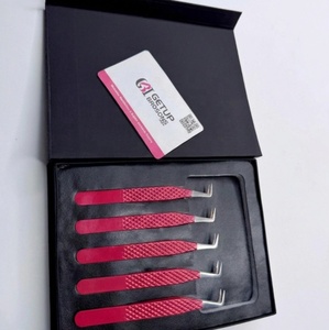 Vente en gros GETUP BROSONS IMPEX Pince à épiler pour extensions de cils en acier inoxydable anti-magnétique avec revêtement en poudre rouge, poignée diamantée et pointe argentée - Product Image 2