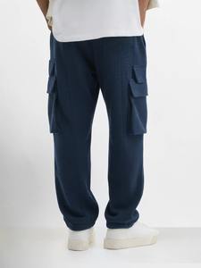 Pantalon cargo pour homme, conçu pour un style de vie moderne, facile à porter, choix de tenue quotidienne avec un look utilitaire élégant - Product Image 6