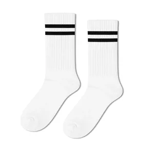 Chaussettes de sport colorées à double rayures blanches, motif personnalisable, broderie de logo, antibactériennes, compression, anti-transpiration pour l'automne - Product Image 1