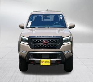 Nissan Frontier PRO-4X Crew Cab 4WD d'occasion, 1000% propre, 2024 - Product Image 3