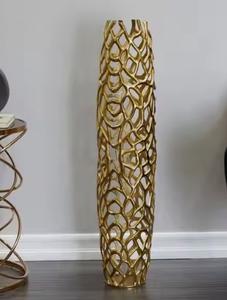 Vase à fleurs en métal doré personnalisé fabriqué à la main style moderne décoration de table en acier pour les mariages - Product Image 5