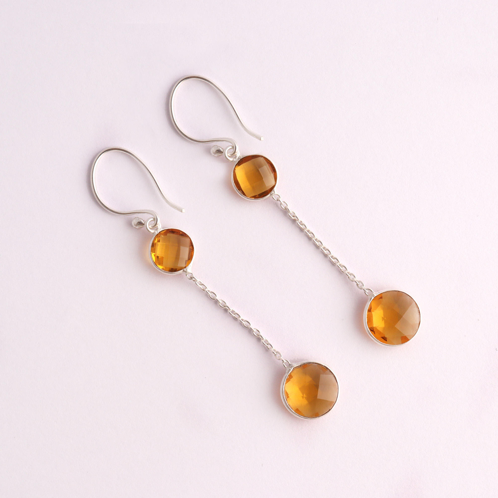 สีเหลือง