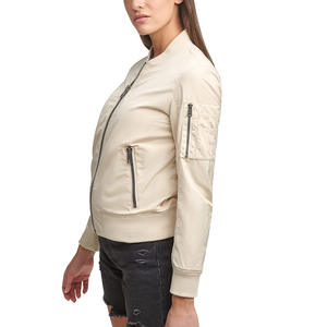 Chaqueta de exterior de carcasa blanda para mujer con logotipo personalizado Fabricante OEM Transpirable con cremallera Repelente al agua Suministro de etiqueta privada - Product Image 4