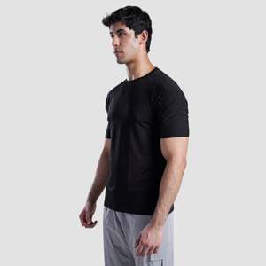 เสื้อยืดออกกำลังกายรุ่น Legacy Basic สีดำ ผลิตจากโพลีเอสเตอร์ 100% ผ้าเจอร์ซีย์ 240 กรัม พิมพ์ลายสกรีนแบบเรียบ - Product Image 3