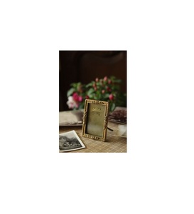 Cadre photo minimaliste en métal pour une décoration intérieure simple, cadeau idéal pour les mariages, les anniversaires et l'affichage sur étagère - Product Image 1